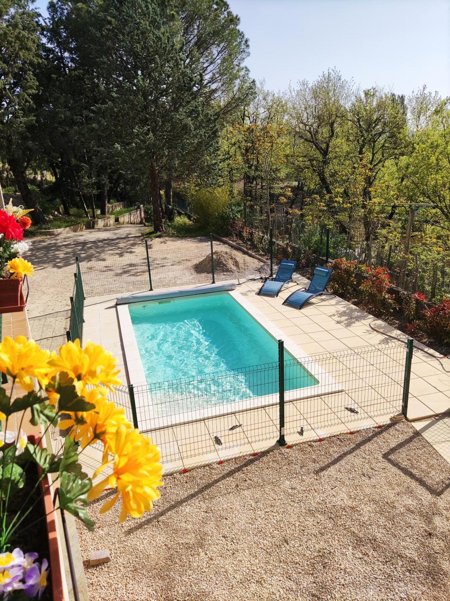 Maison Confortable A Ansouis Dans Le Luberon Extérieur photo