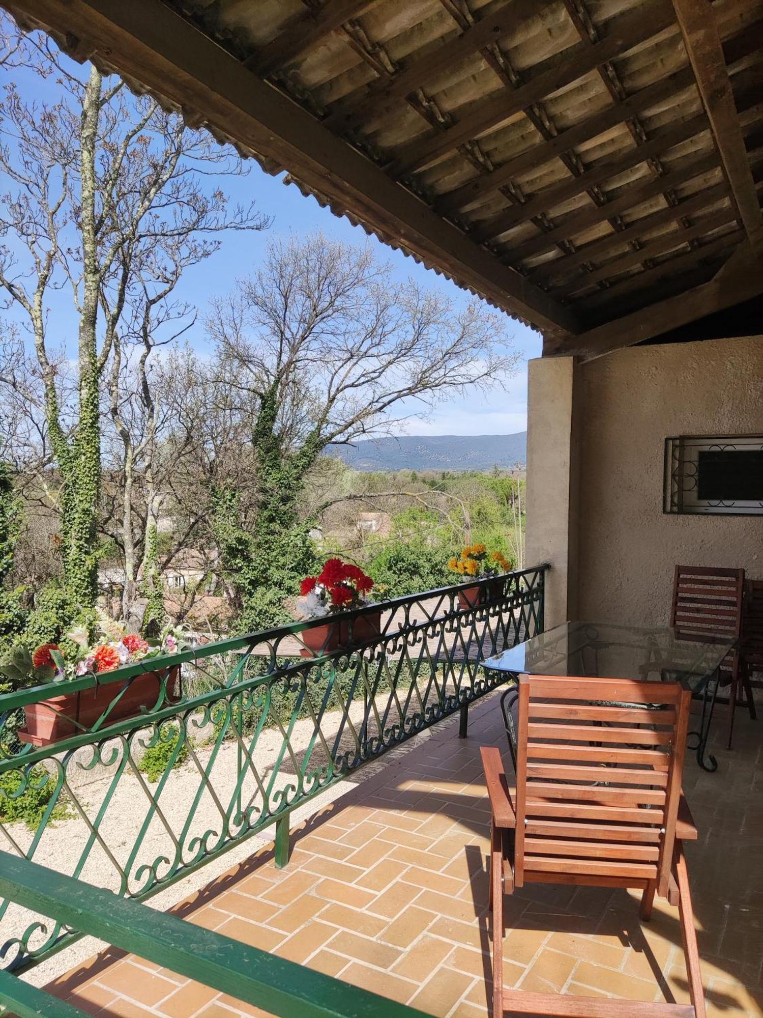 Maison Confortable A Ansouis Dans Le Luberon Extérieur photo